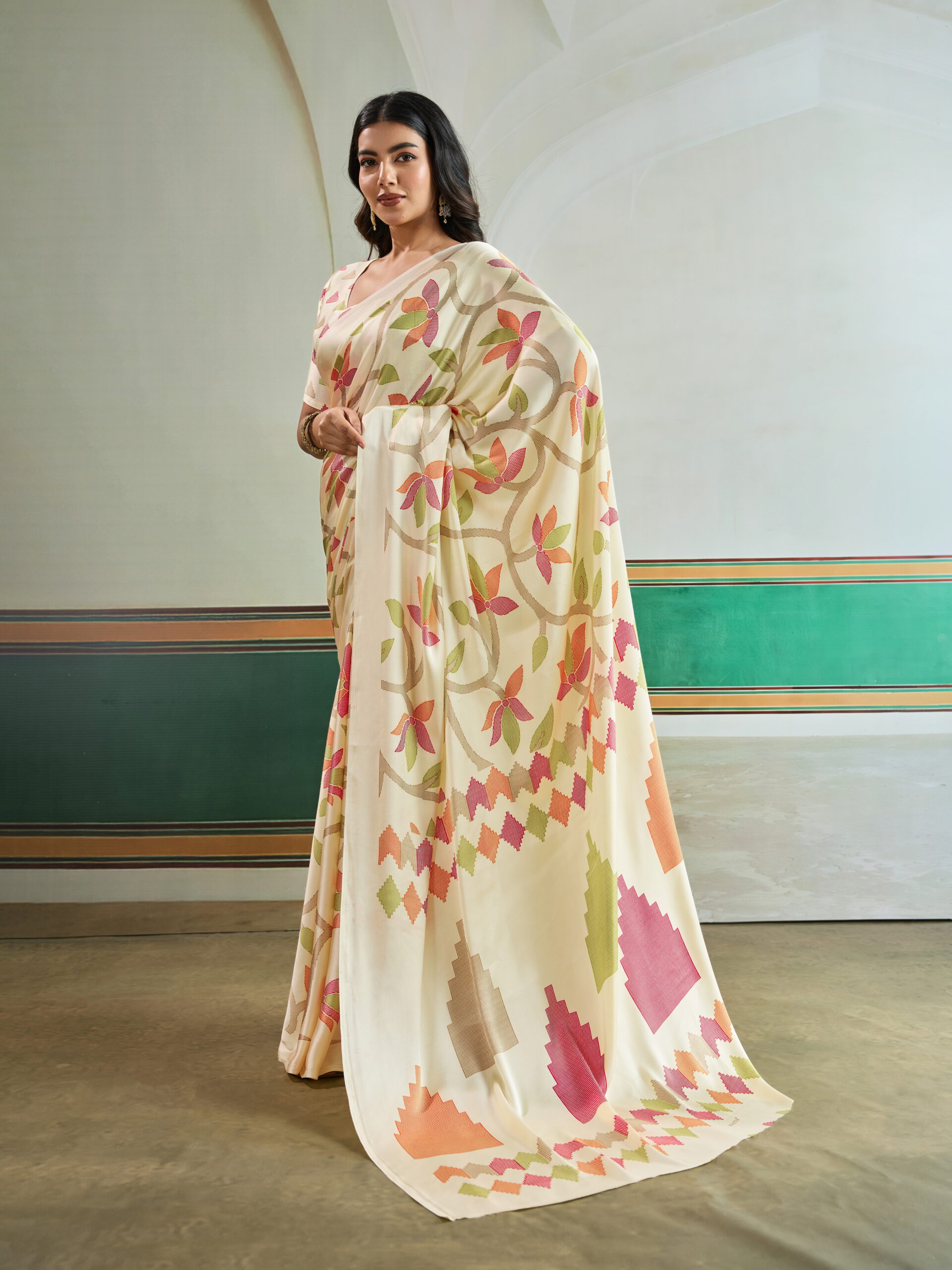 Ivory Bloom Geometric Art Silk Saree - Image 4