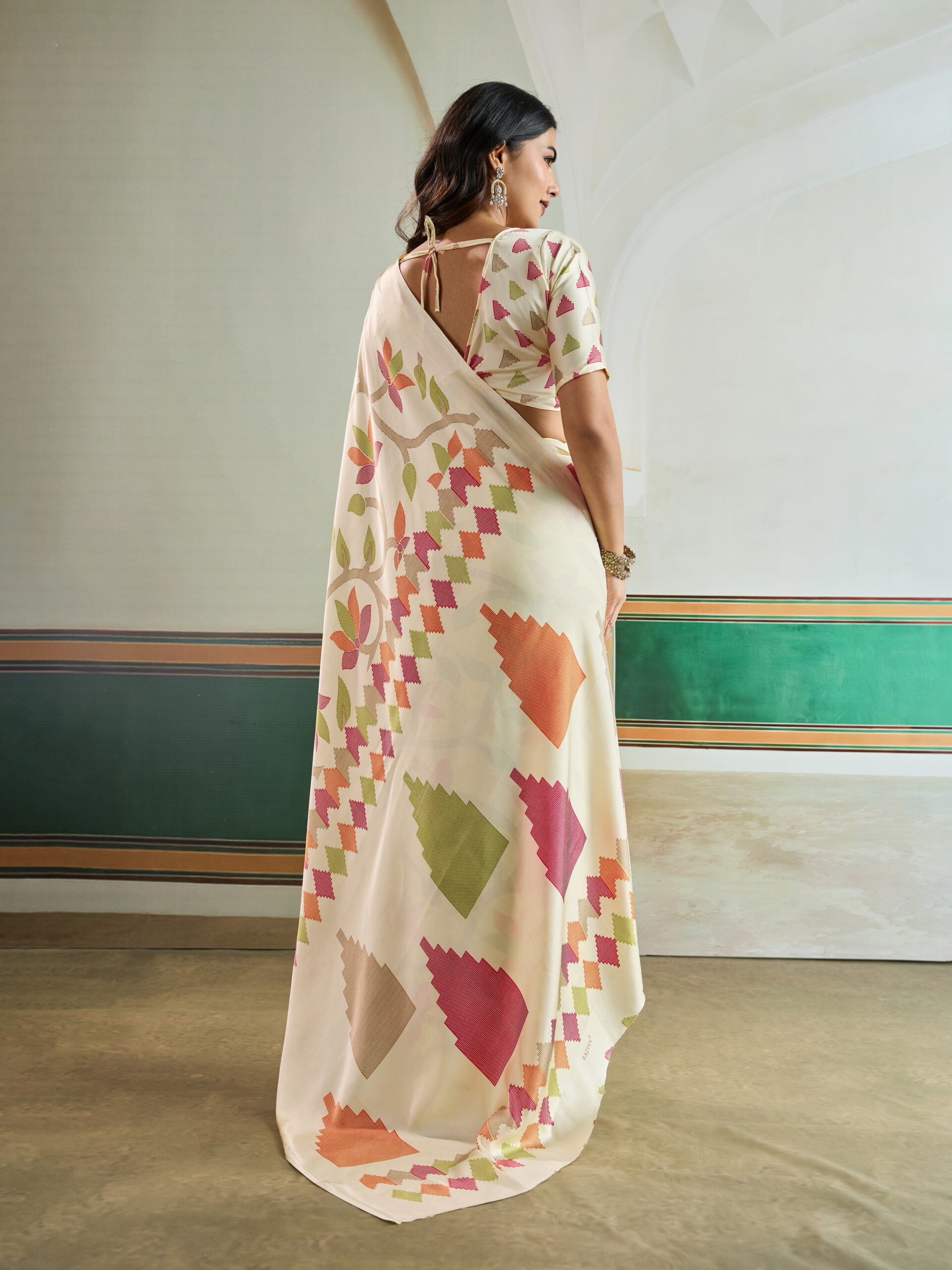 Ivory Bloom Geometric Art Silk Saree - Image 3